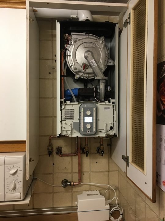 Instalación reciente de caldera de gas